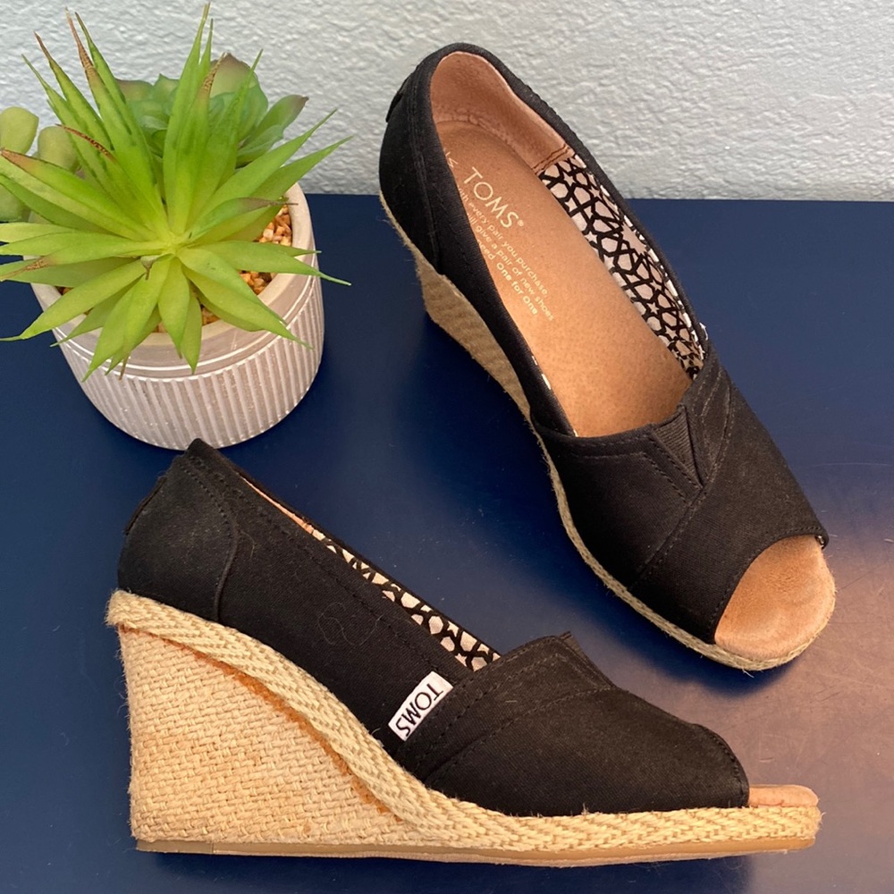 Toms black canvas wedges Sz 6.5